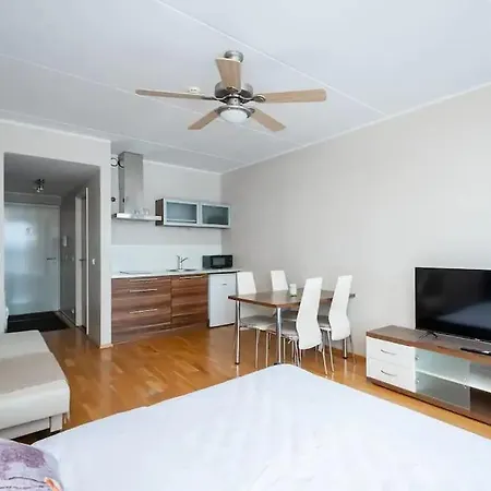 Charming 1 Bedroom In The Heart Of * Tallin