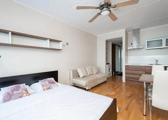 Charming 1 Bedroom In The Heart Of *