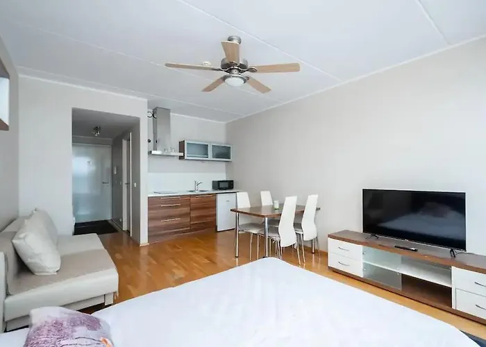 Charming 1 Bedroom In The Heart Of * Tallinn